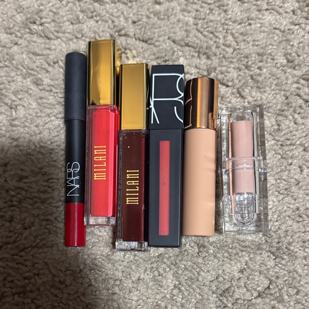 Makeup Bundle - Picture 12 of 16